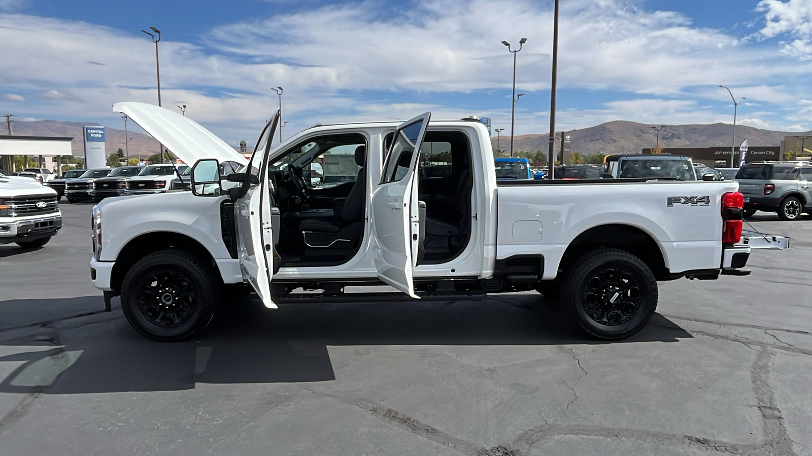 2024 Ford S-DTY F-350 SRW Lariat 11