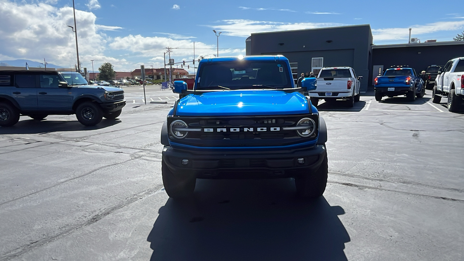 2024 Ford BRONCO Outer Banks 8