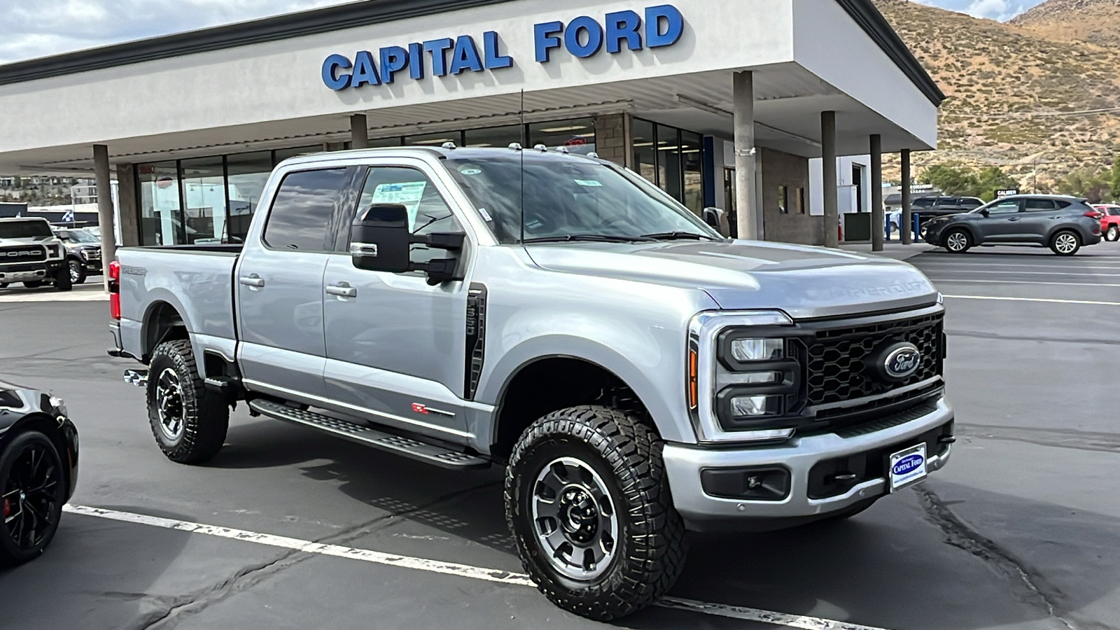 2024 Ford S-DTY F-350 SRW LARIAT 1