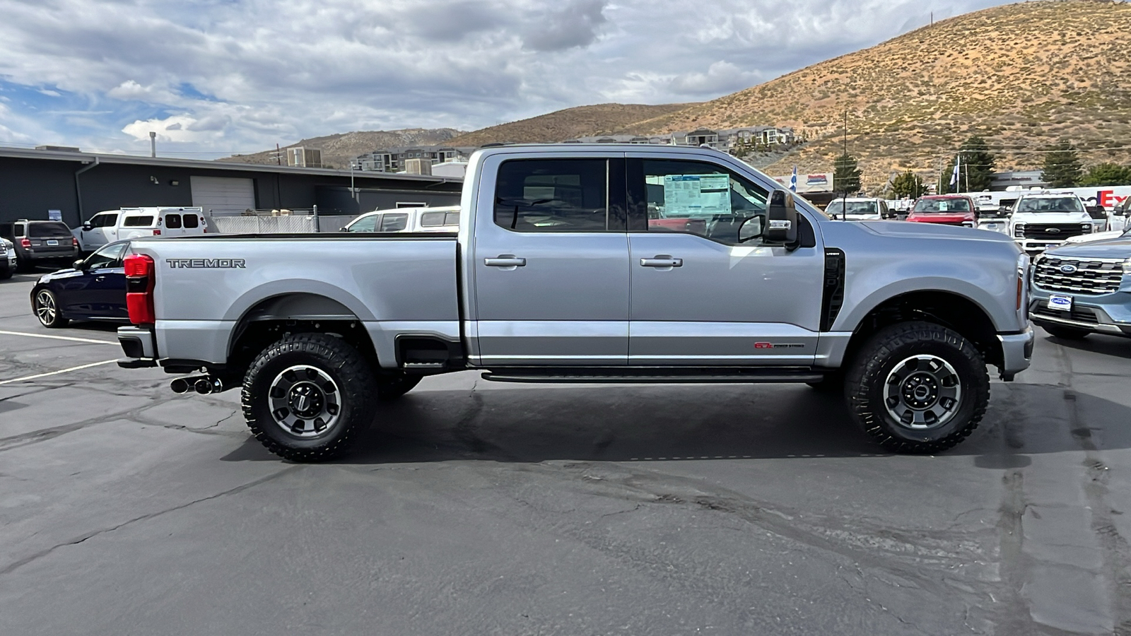 2024 Ford S-DTY F-350 SRW LARIAT 2