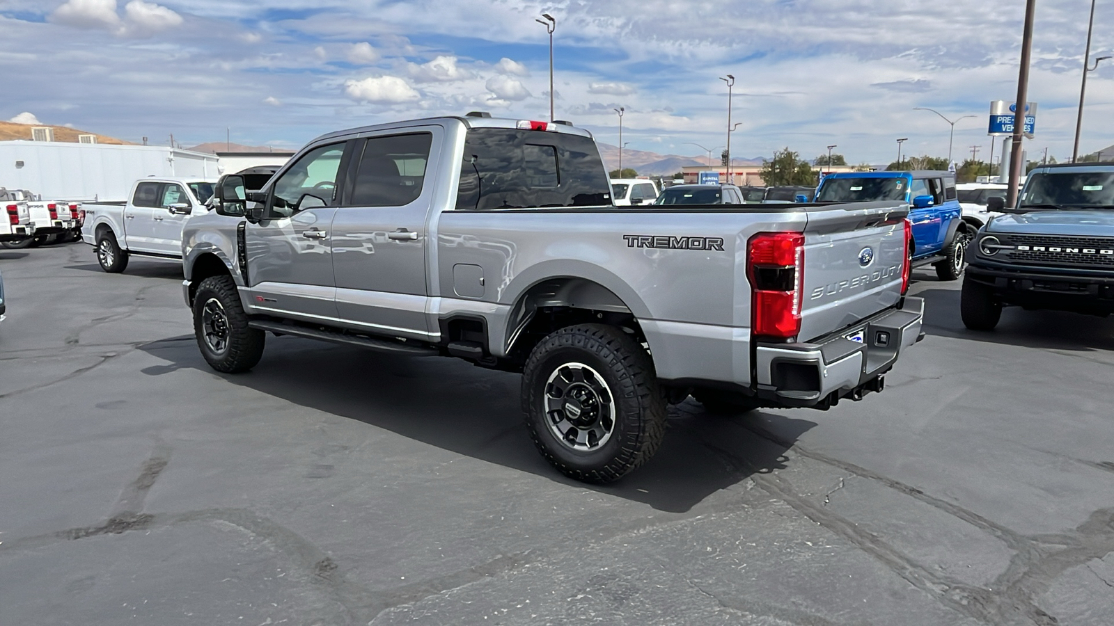 2024 Ford S-DTY F-350 SRW LARIAT 5