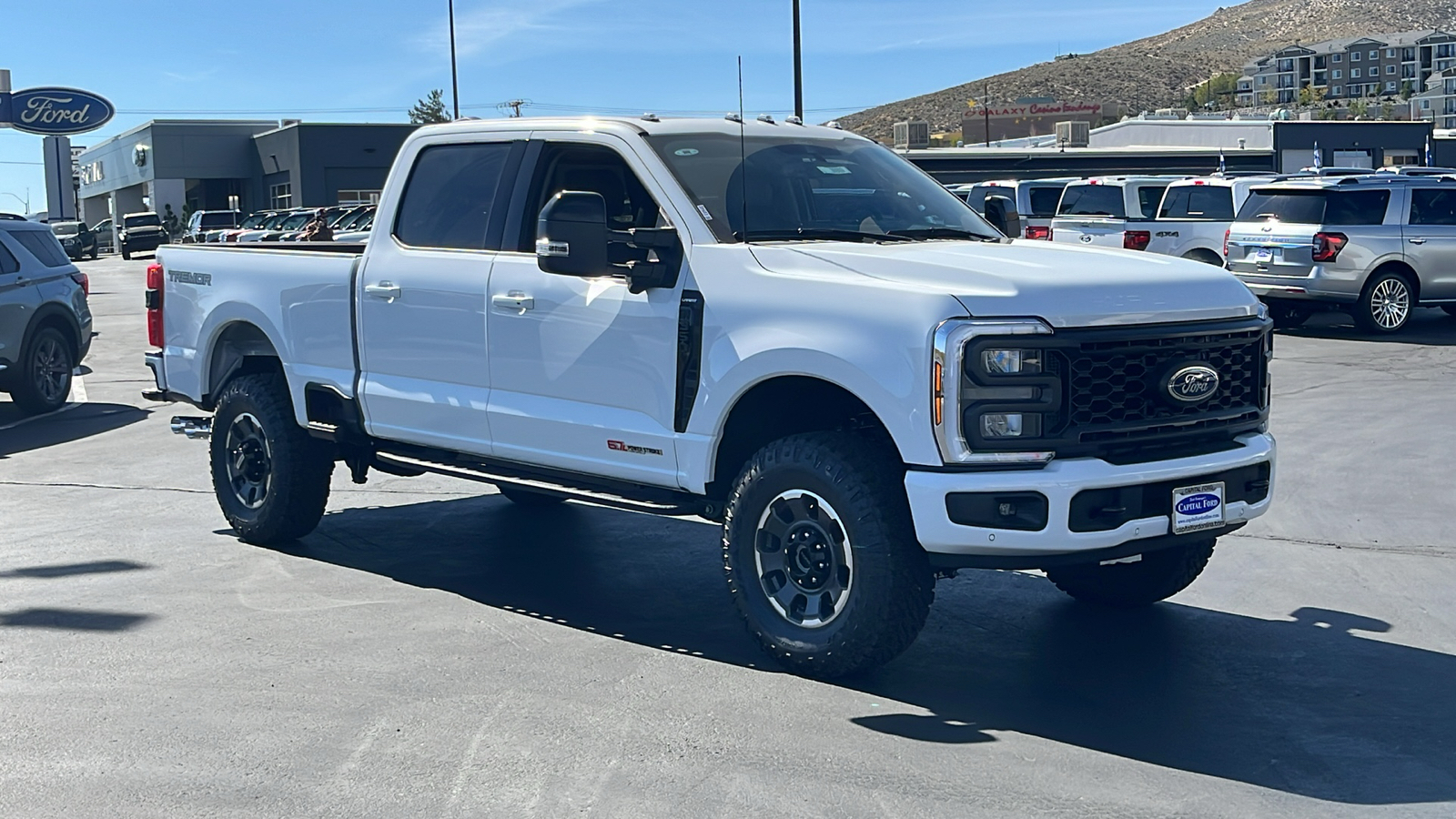 2024 Ford S-DTY F-350 SRW Lariat 1