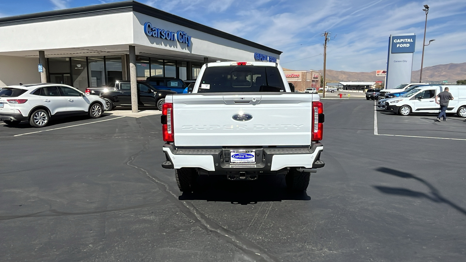 2024 Ford S-DTY F-350 SRW Lariat 4