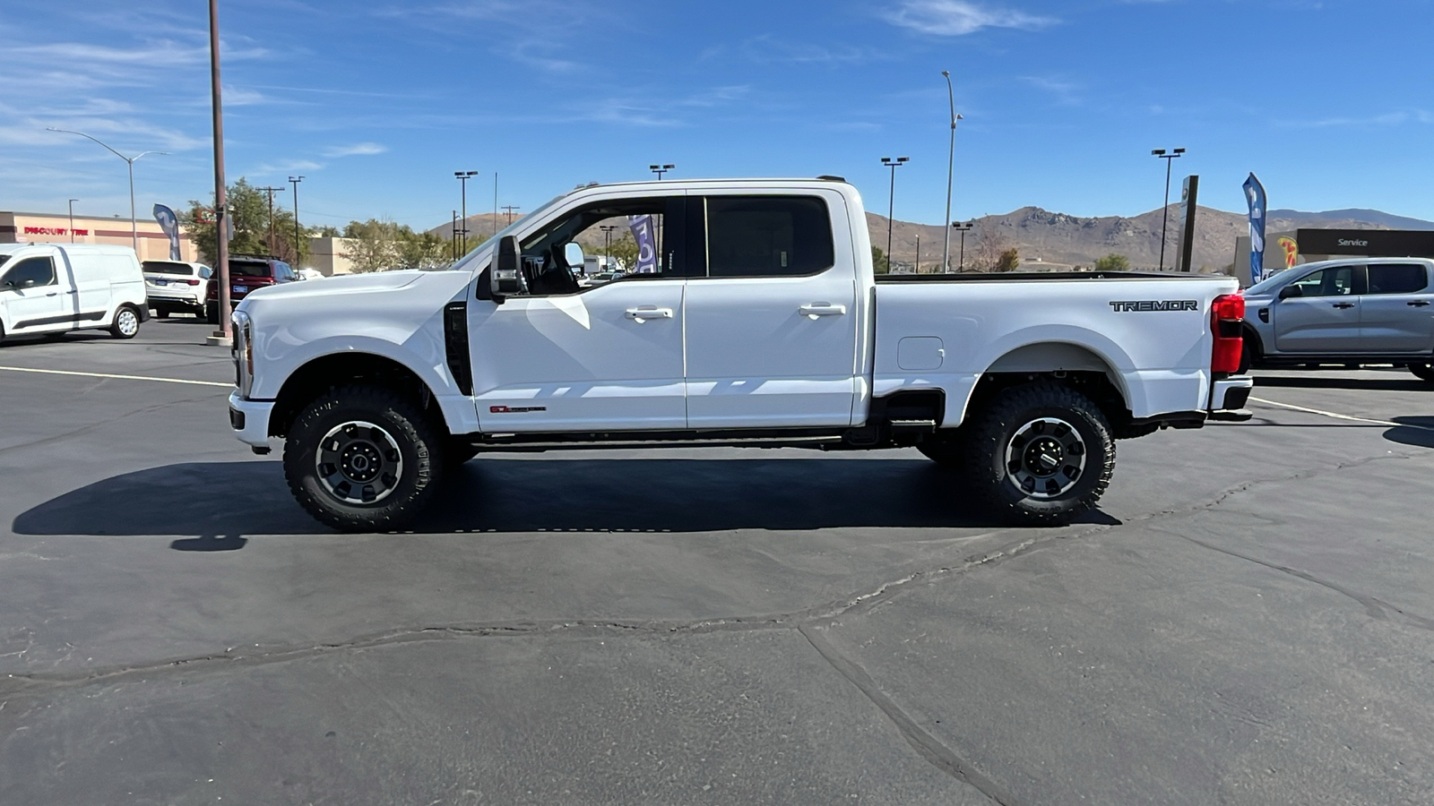 2024 Ford S-DTY F-350 SRW Lariat 6