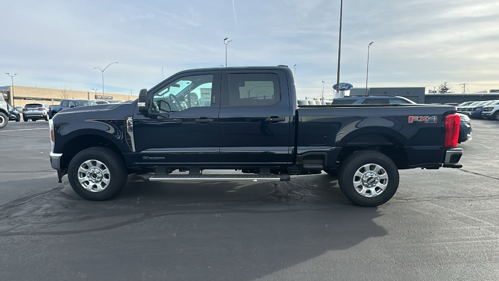 2024 Ford S-DTY F-250 XLT 6