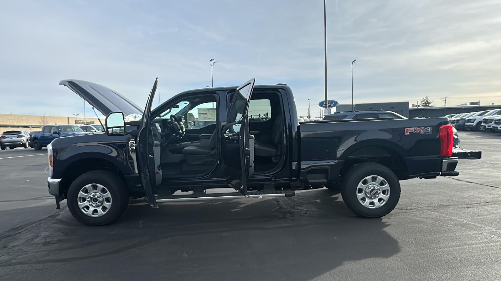 2024 Ford S-DTY F-250 XLT 13