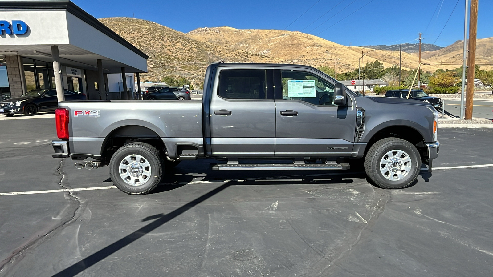 2024 Ford S-DTY F-250 XLT 2