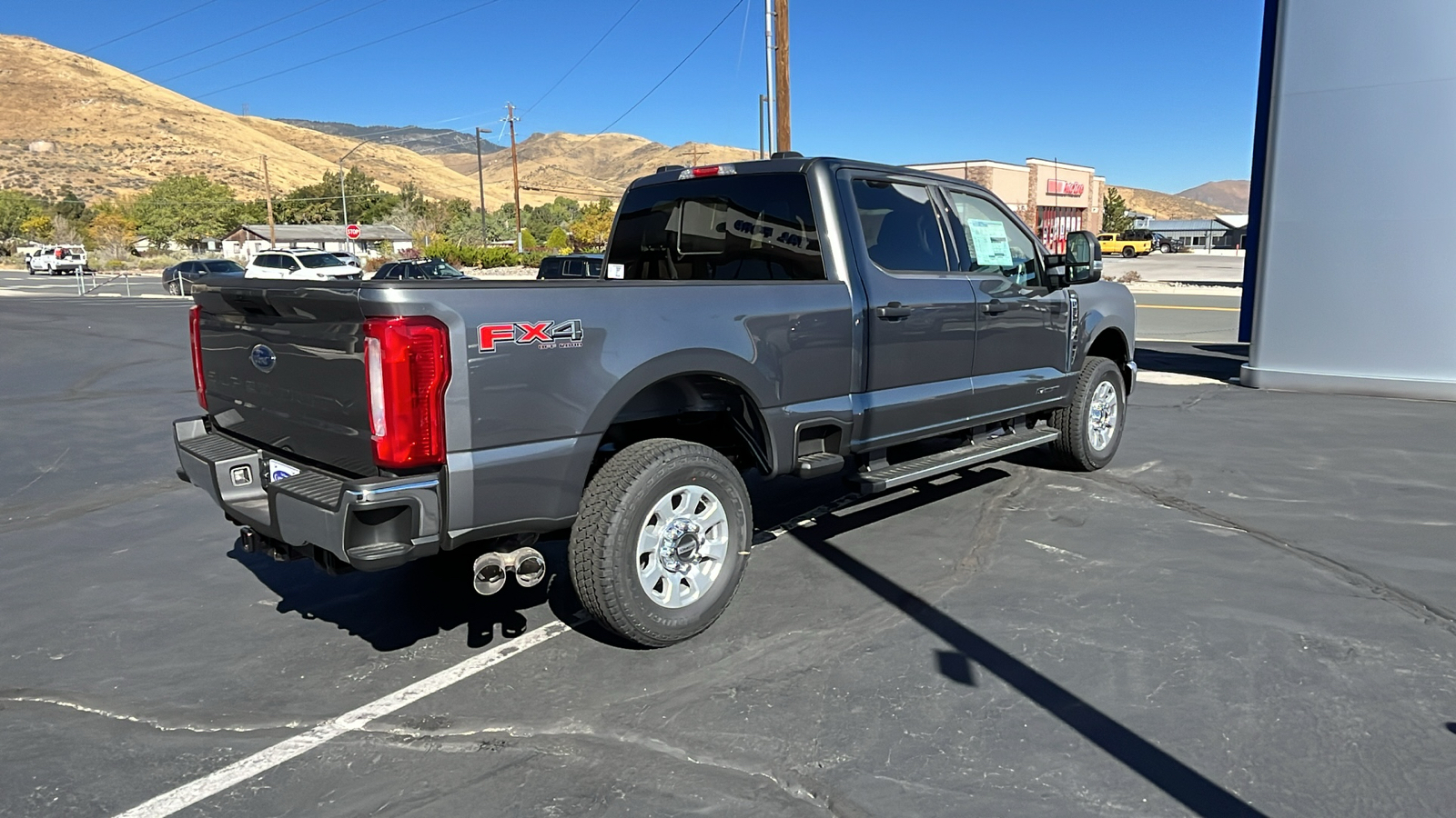 2024 Ford S-DTY F-250 XLT 3