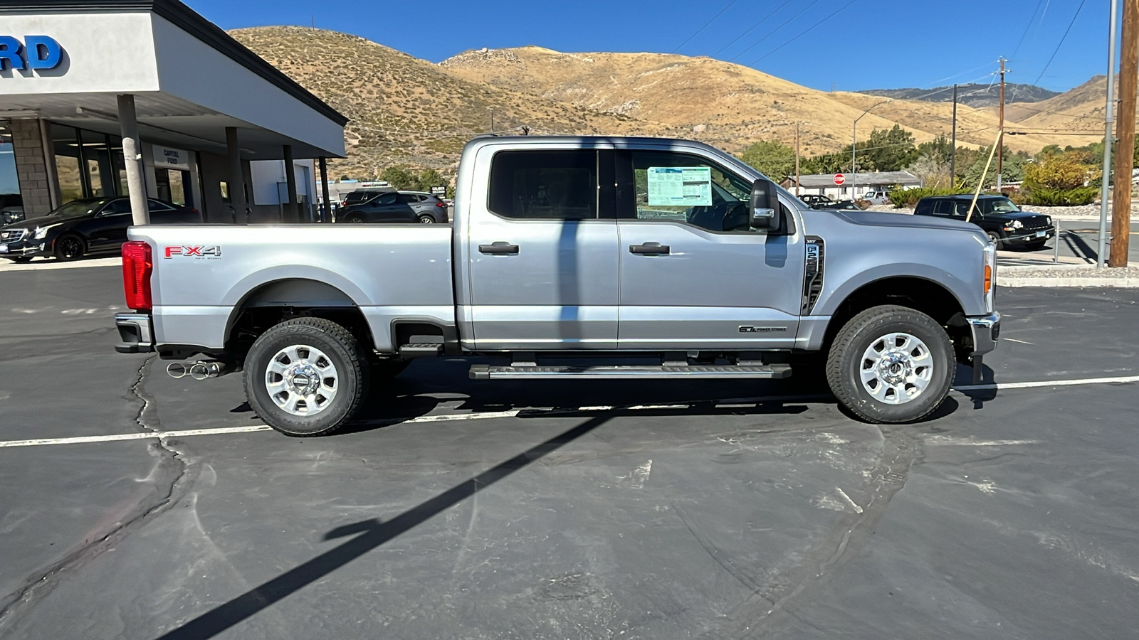 2024 Ford S-DTY F-250 XLT 2