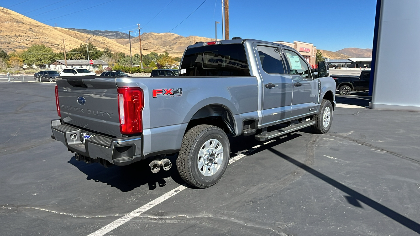 2024 Ford S-DTY F-250 XLT 3