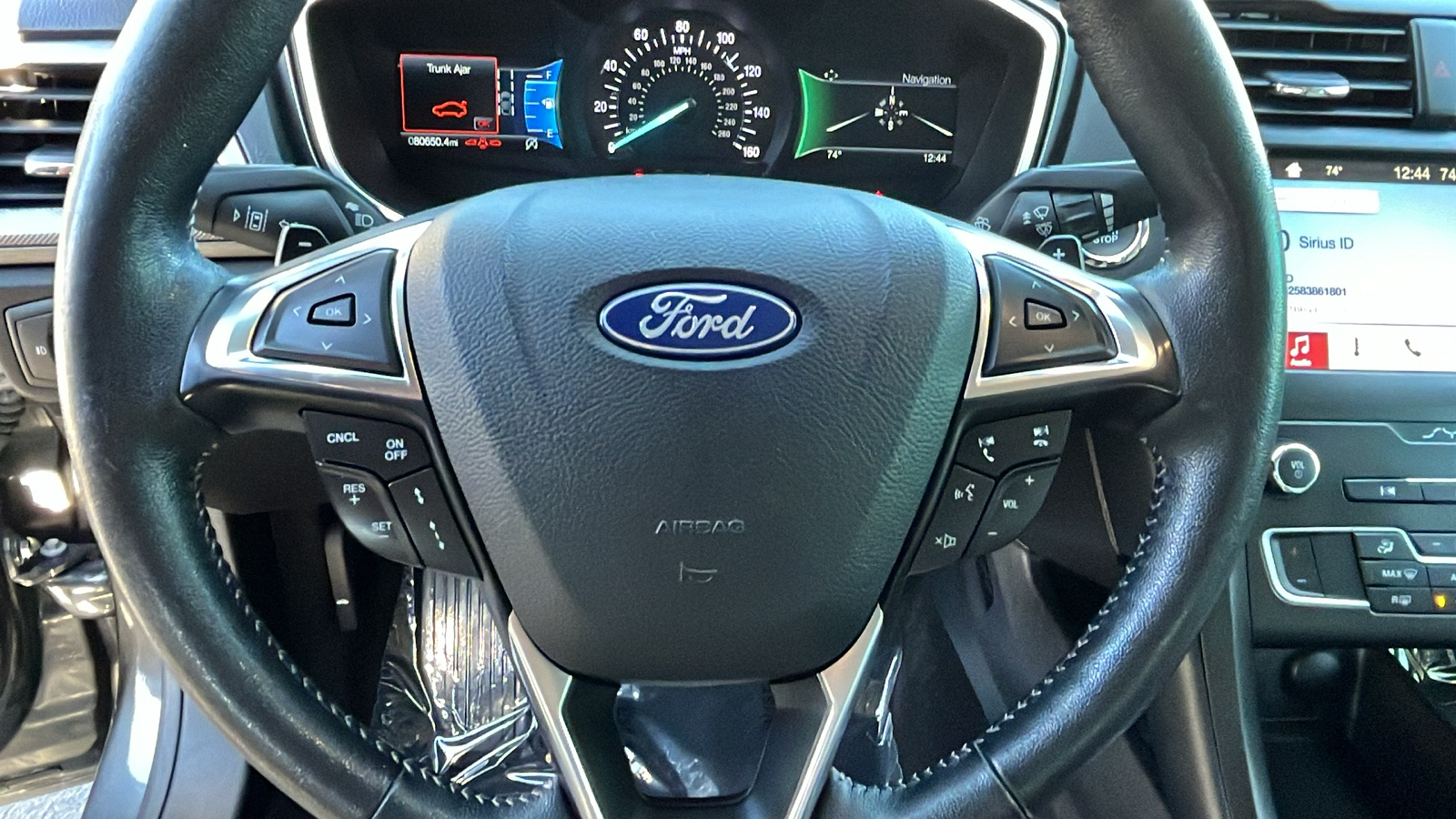 2019 Ford Fusion SE 13