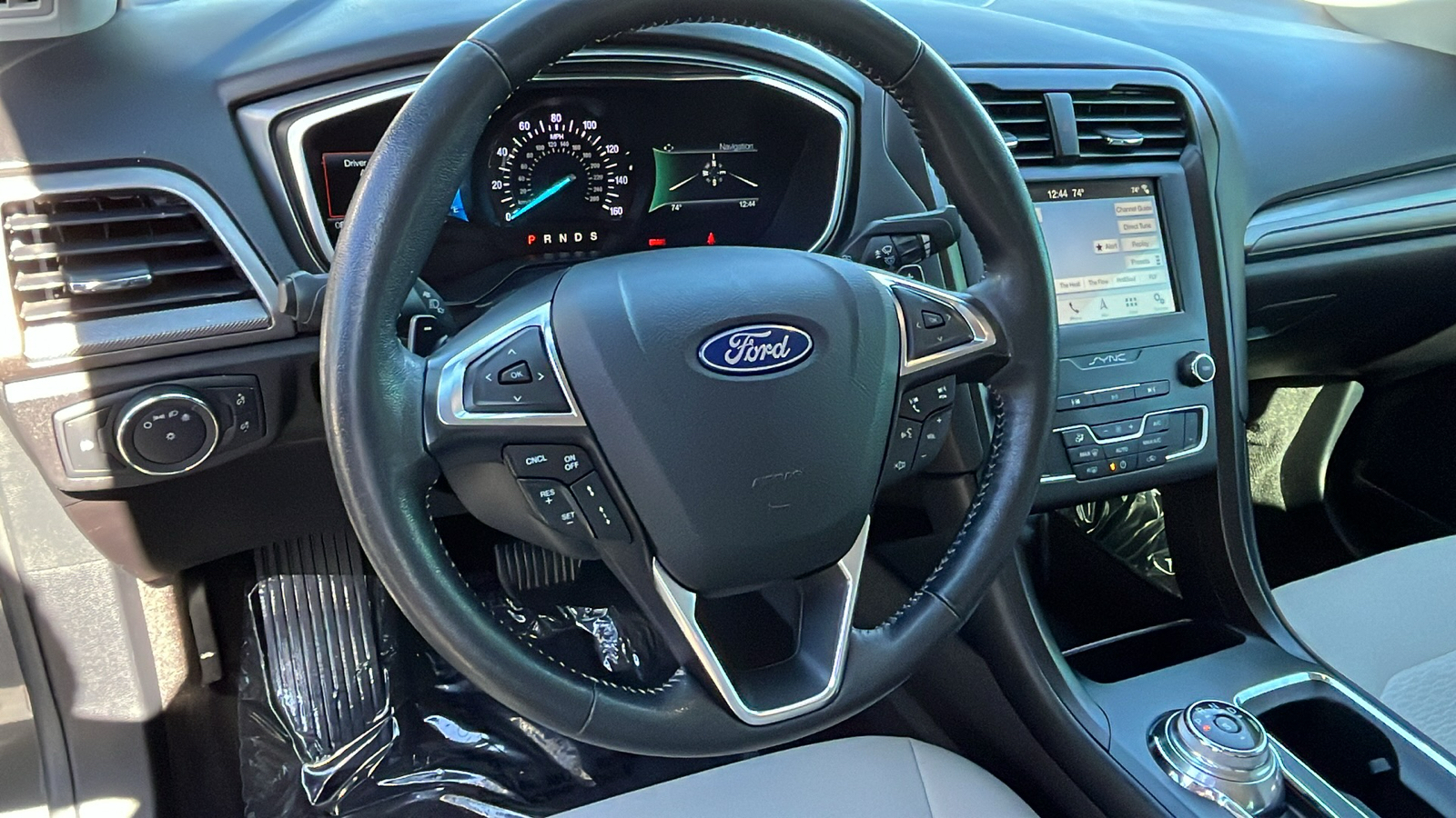 2019 Ford Fusion SE 16