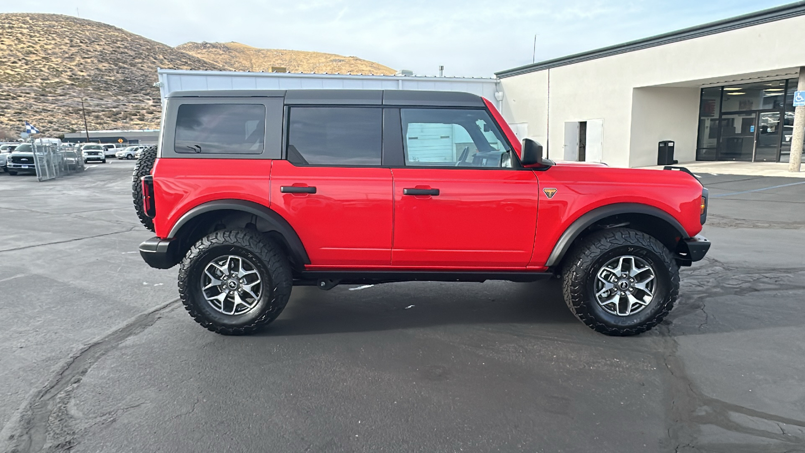 2024 Ford BRONCO Badlands 2