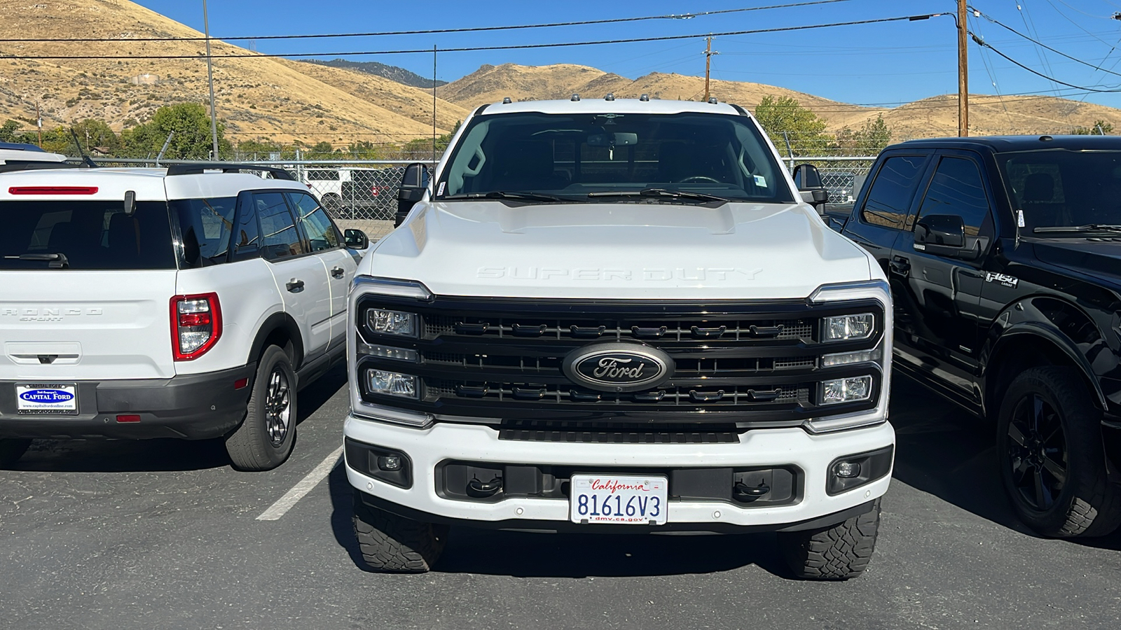 2023 Ford Super Duty F-350 SRW LARIAT 2