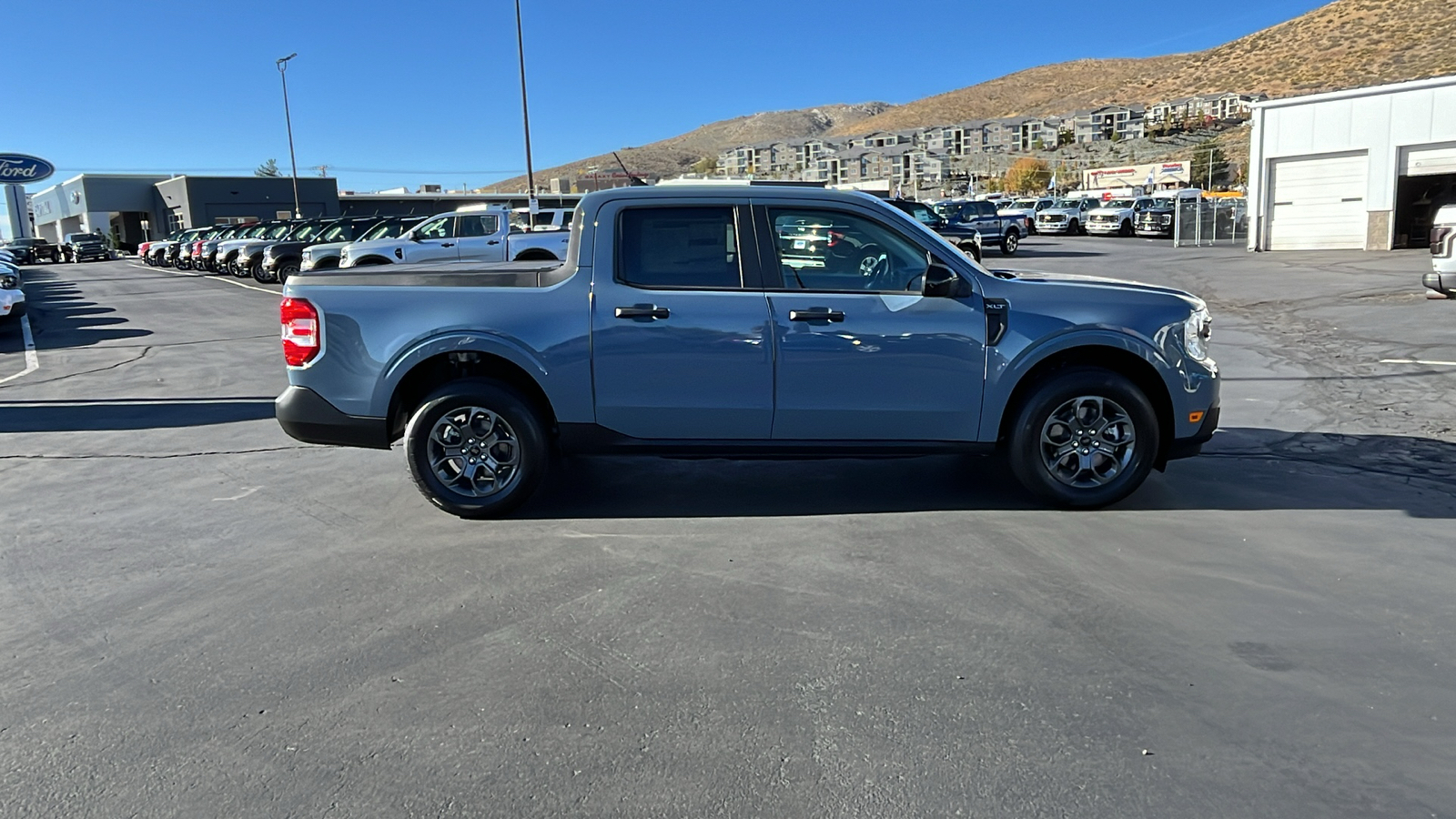 2024 Ford MAVERICK XLT 2