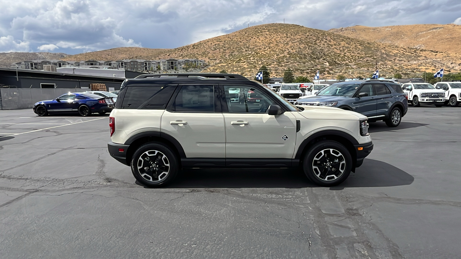 2024 Ford BRONCO SPORT Outer Banks 2