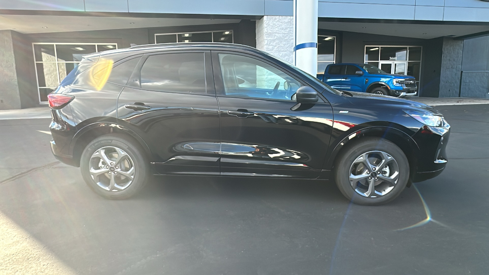 2024 Ford ESCAPE ST-Line 2