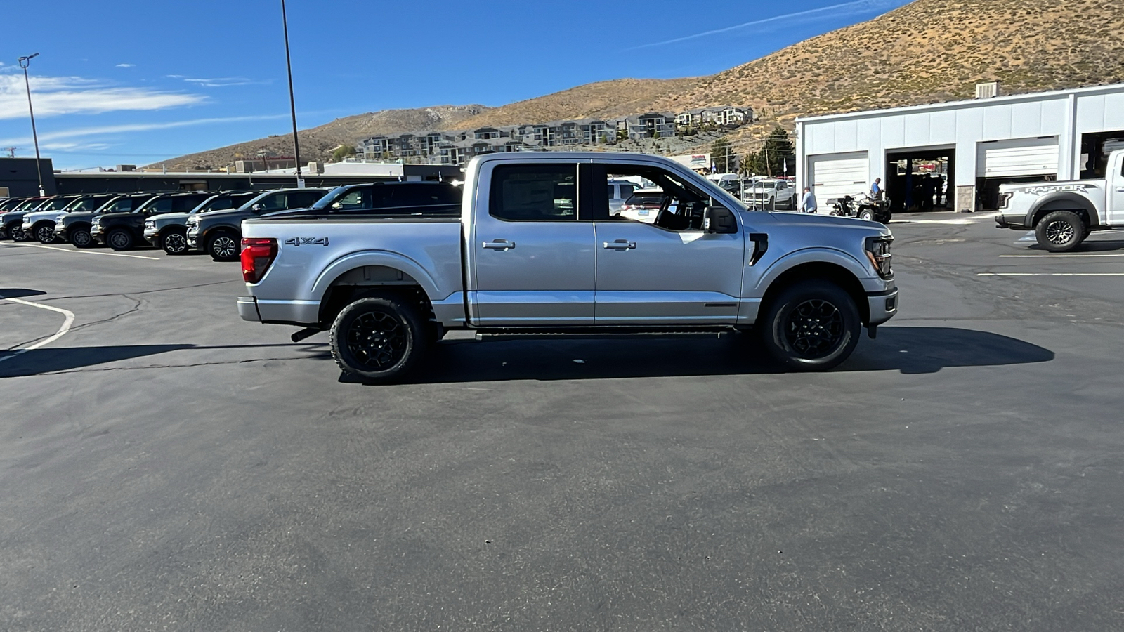 2024 Ford F-150 SERIES XLT 2