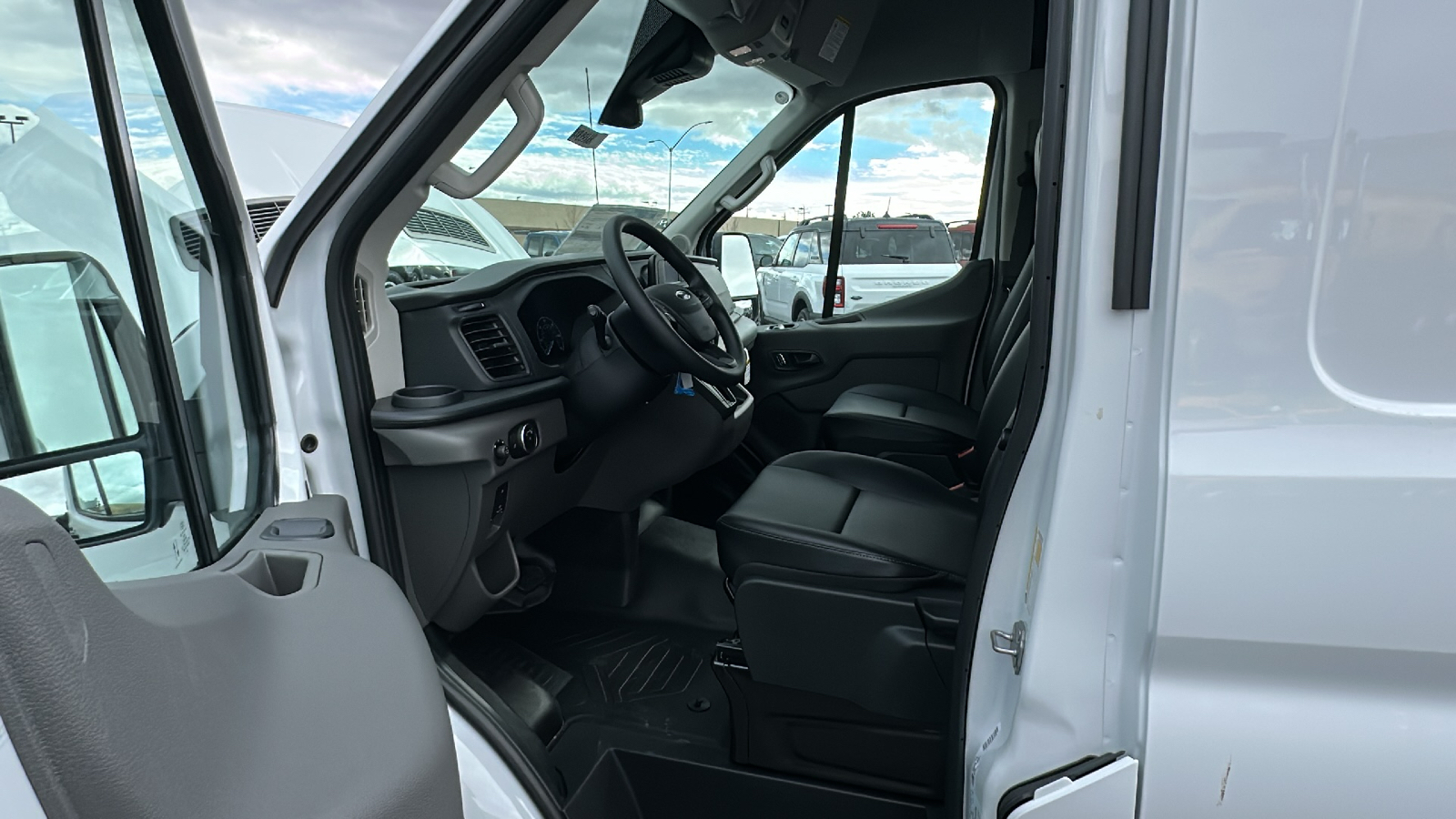 2024 Ford TRANSIT VAN 250 14