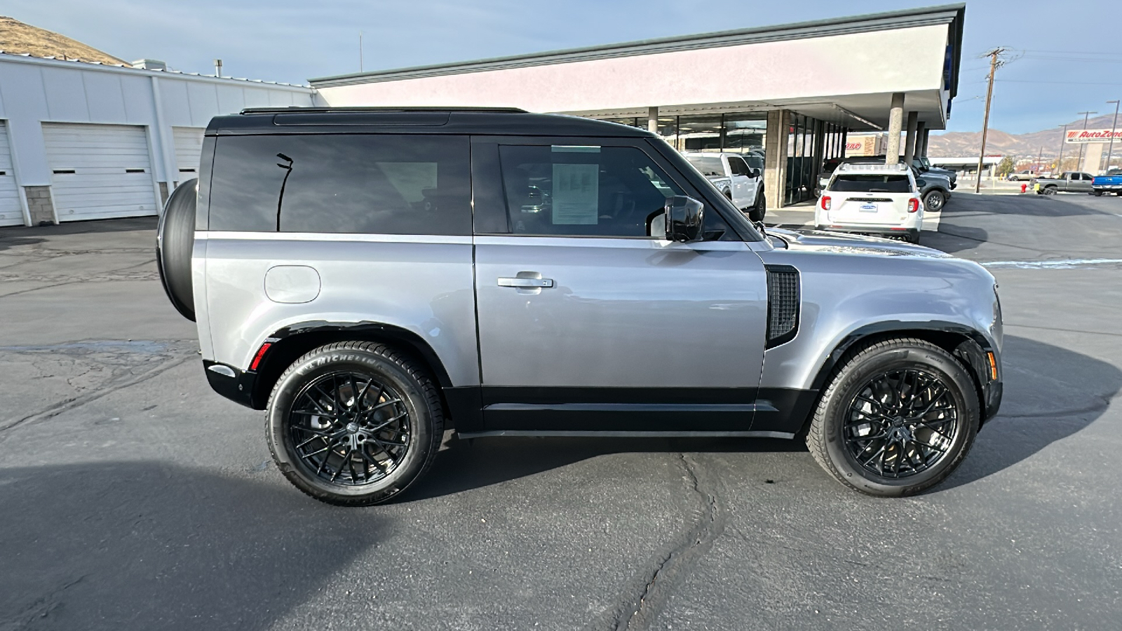 2024 Land Rover Defender X-Dynamic SE 2