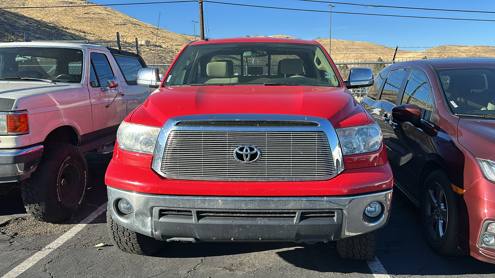 2013 Toyota Tundra 4WD Truck  2