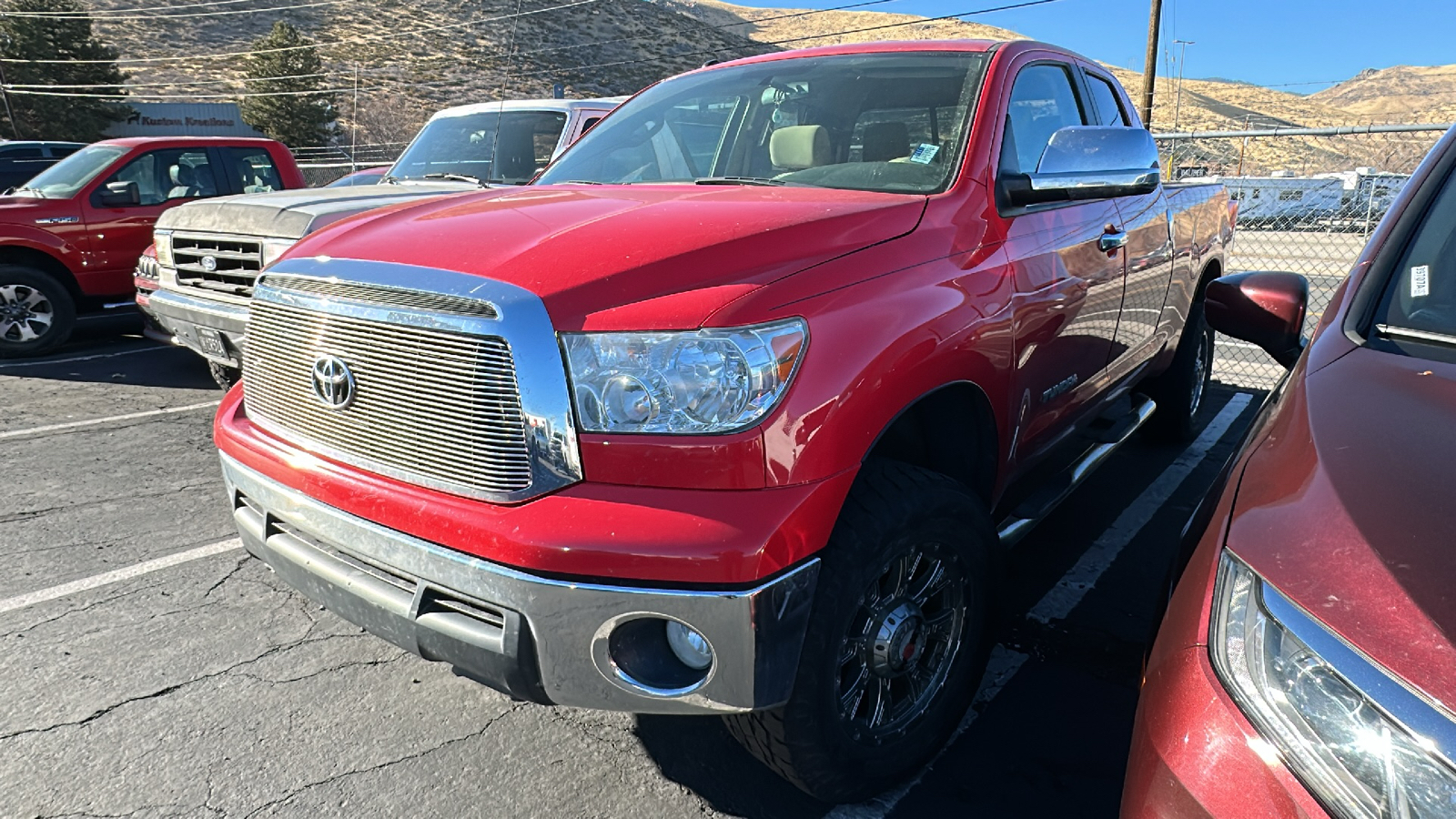 2013 Toyota Tundra 4WD Truck  3