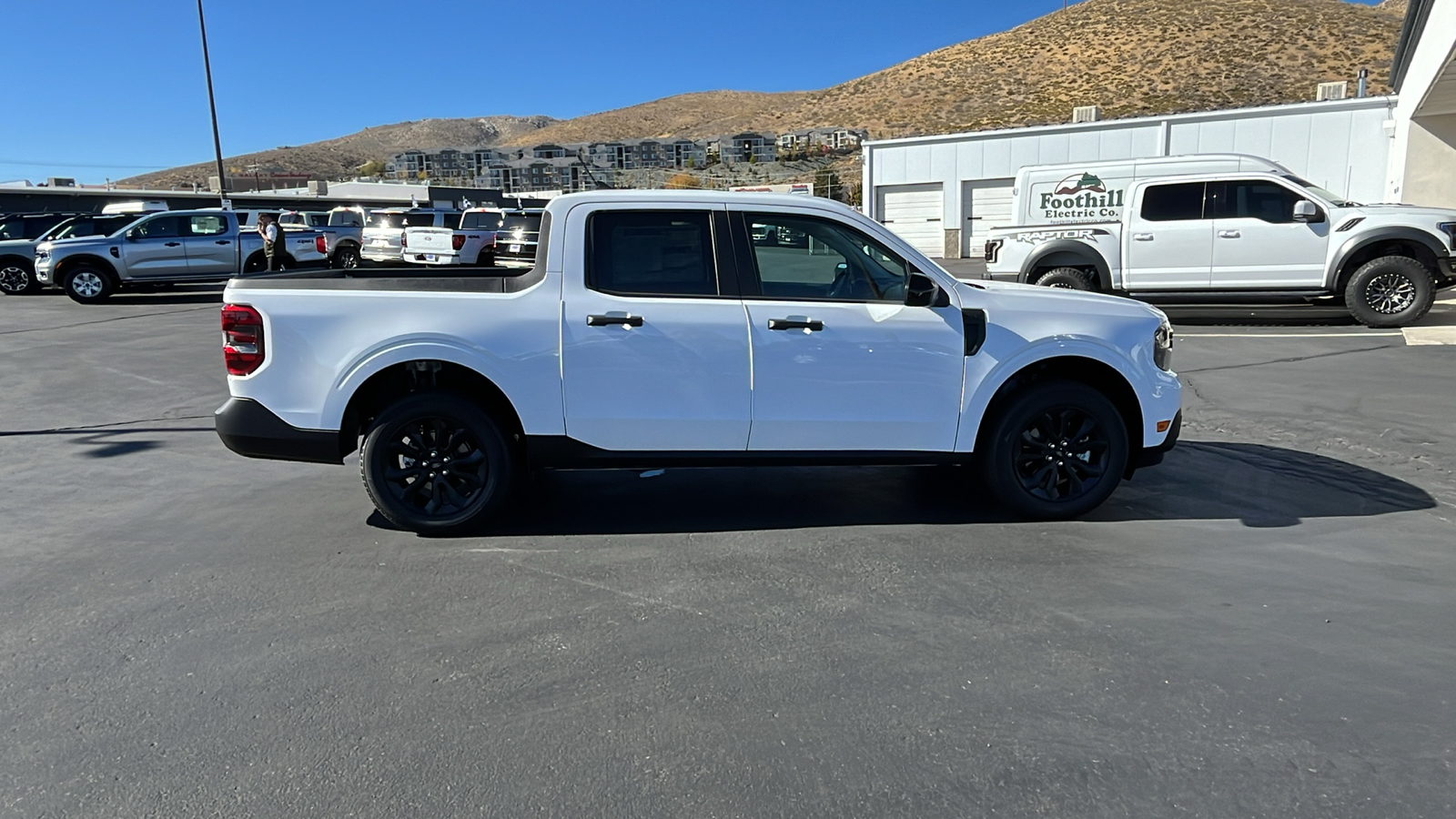 2024 Ford MAVERICK XLT 2