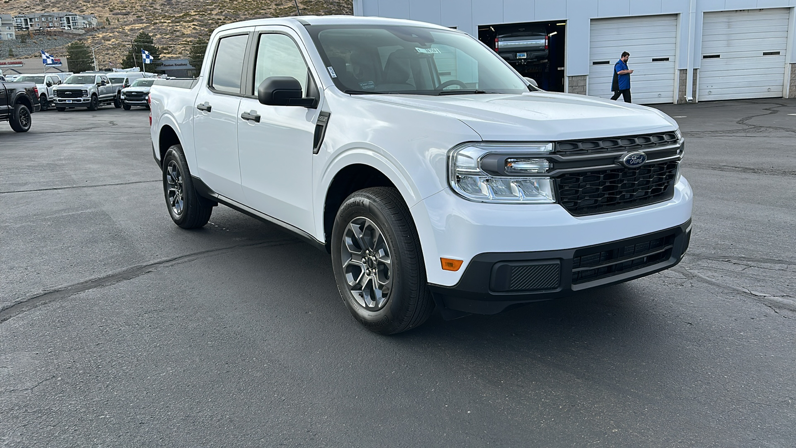 2024 Ford MAVERICK XLT 1