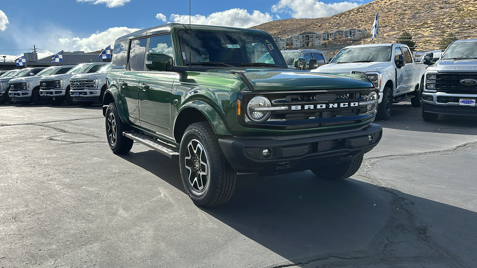 2024 Ford BRONCO Outer Banks 1