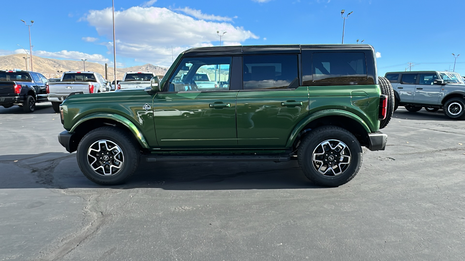 2024 Ford BRONCO Outer Banks 6