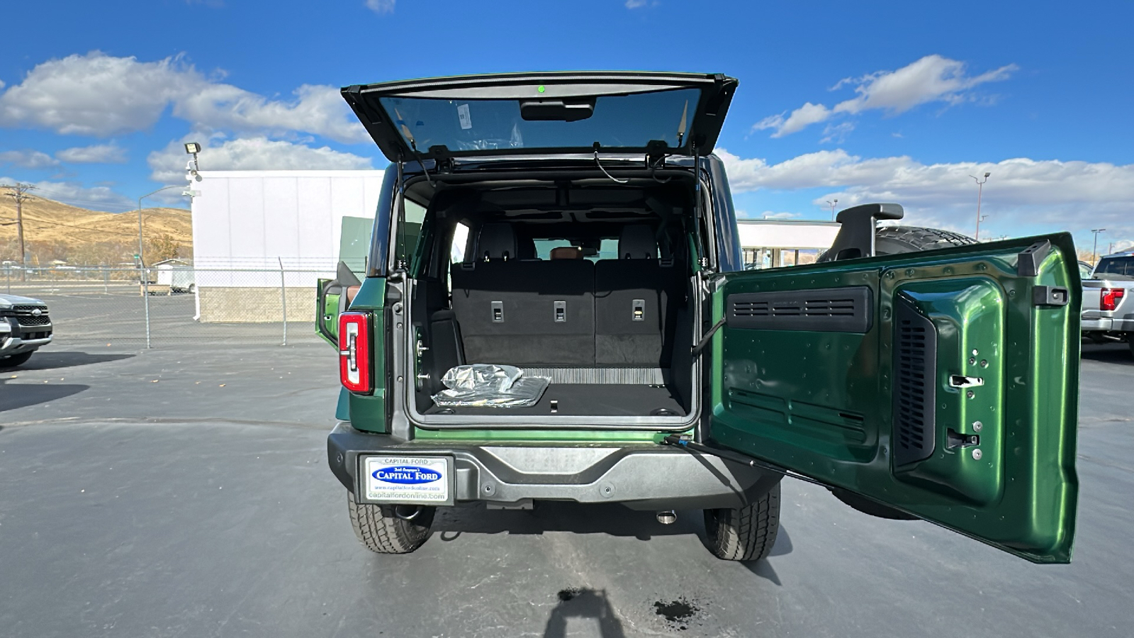 2024 Ford BRONCO Outer Banks 12