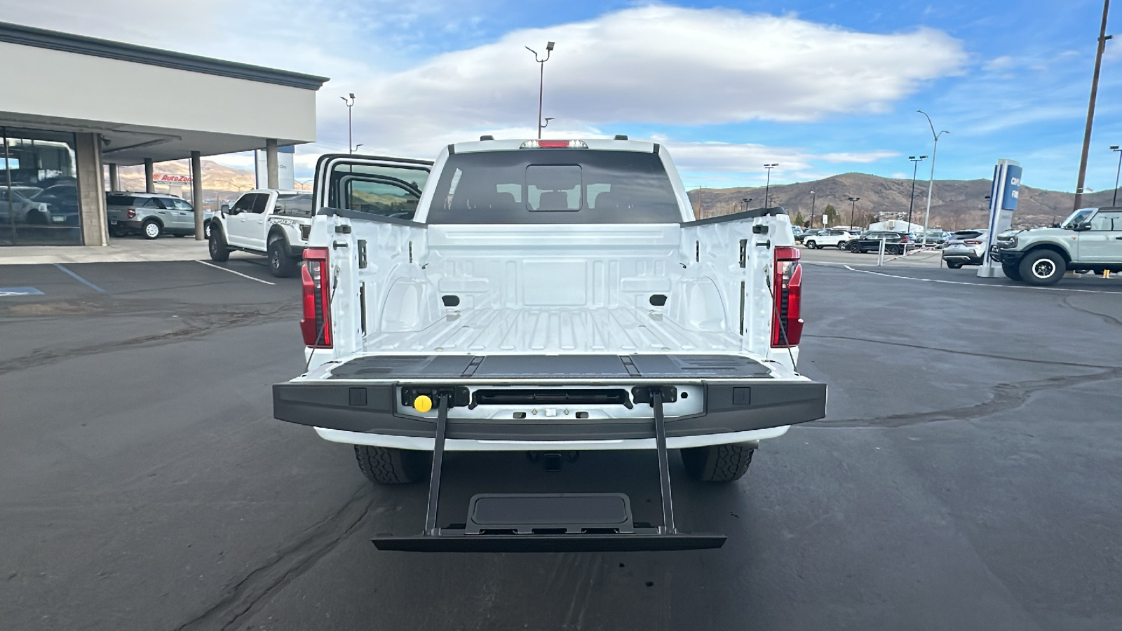 2024 Ford F-150 SERIES XLT 12