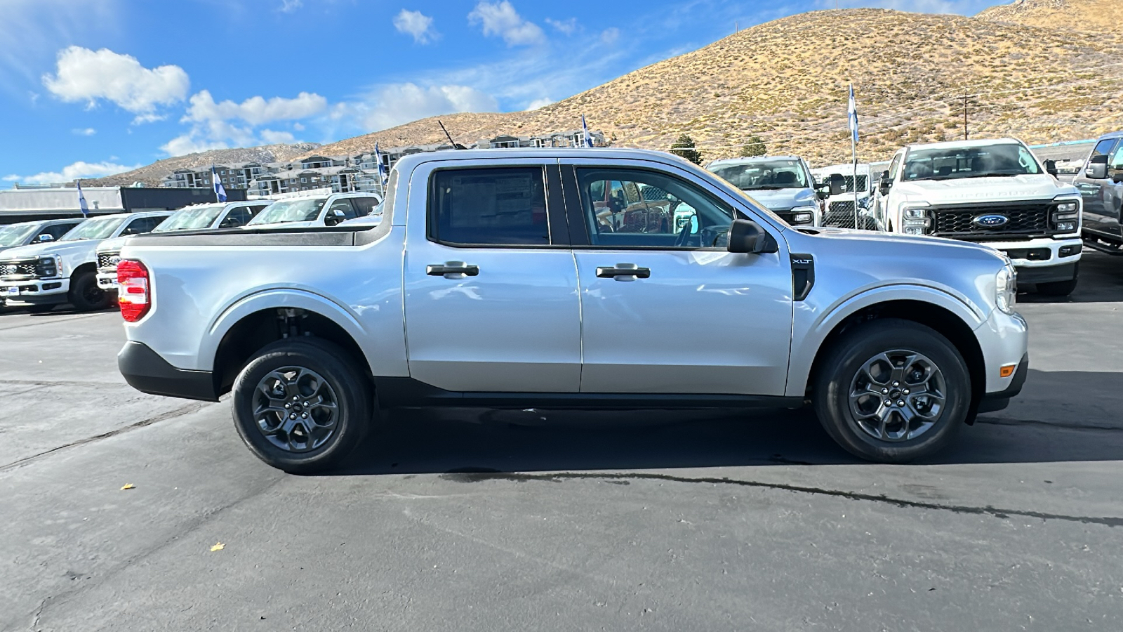 2024 Ford MAVERICK XLT 2