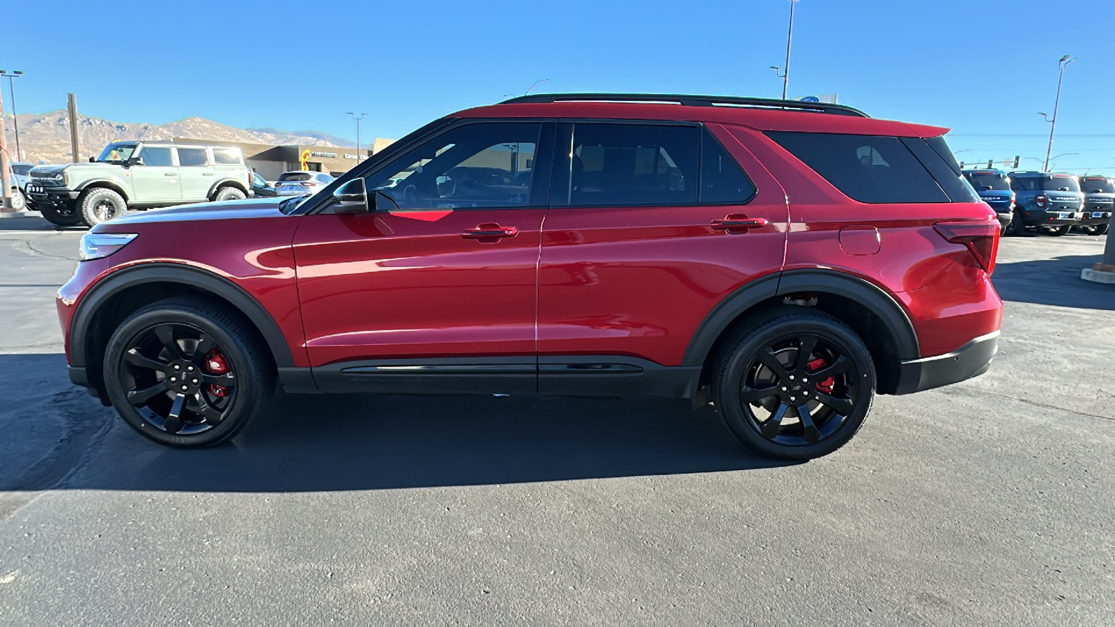 2022 Ford Explorer ST 6