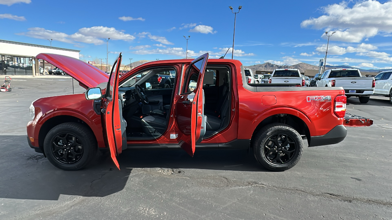 2024 Ford MAVERICK XLT 13