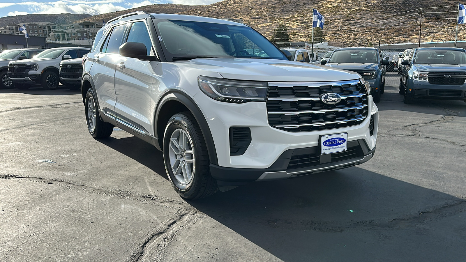 2025 Ford EXPLORER Active 1