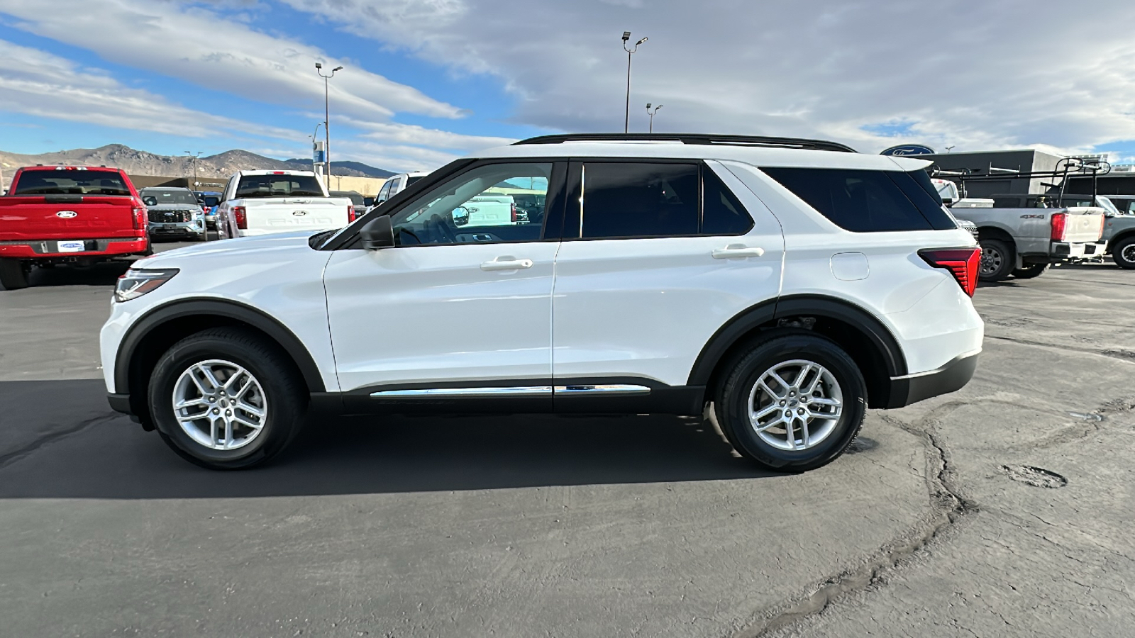 2025 Ford EXPLORER Active 6