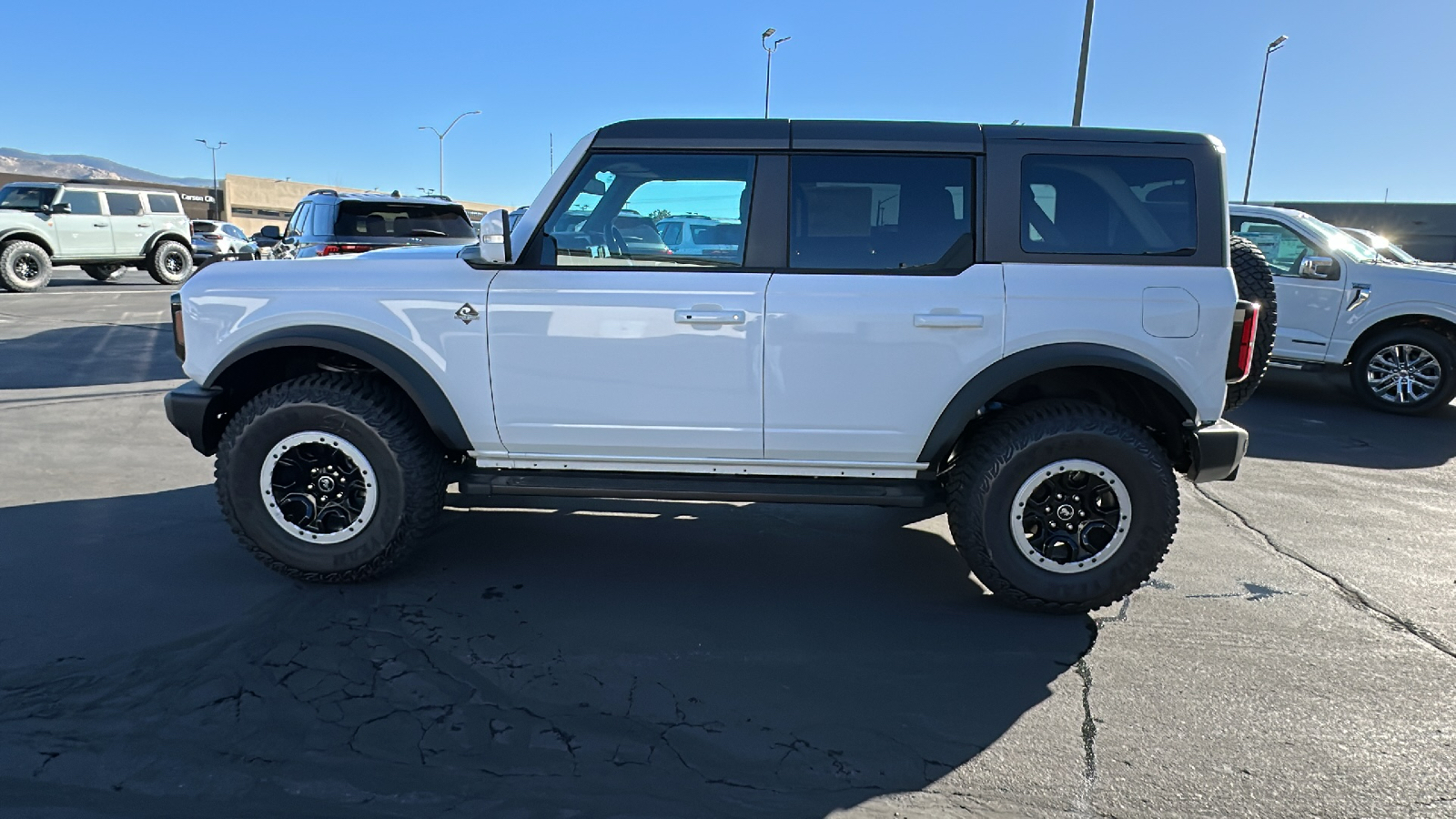 2024 Ford BRONCO Outer Banks 6