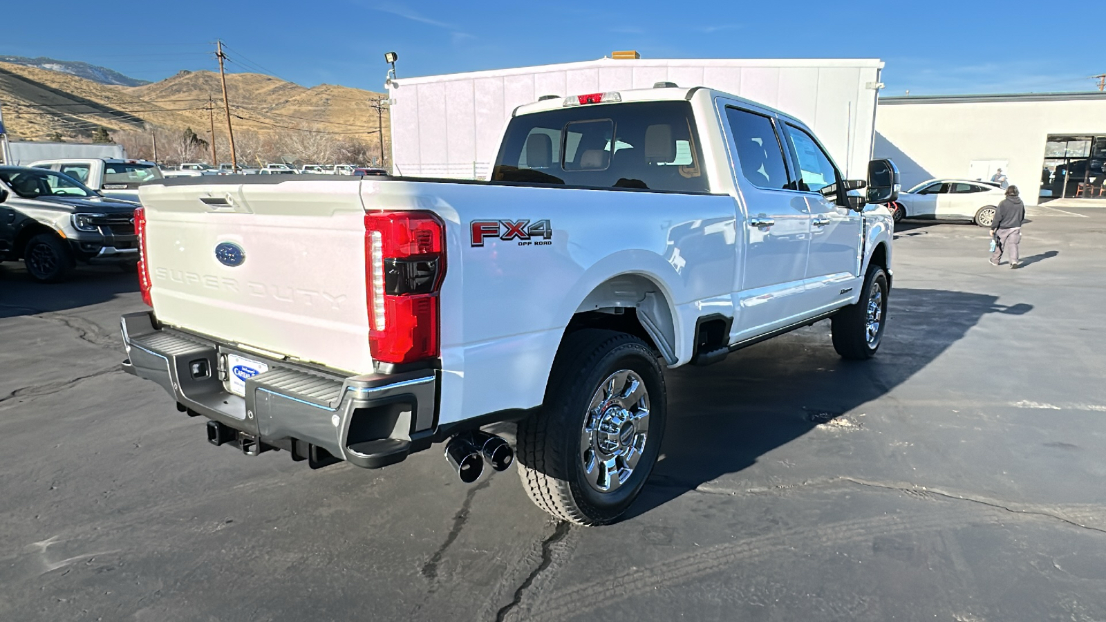 2024 Ford S-DTY F-350 SRW Lariat 3