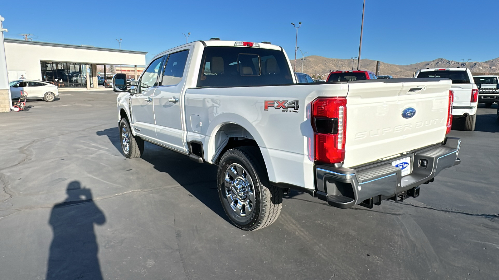 2024 Ford S-DTY F-350 SRW Lariat 5