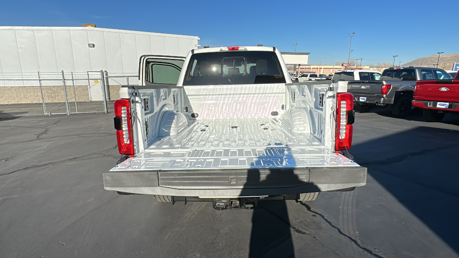 2024 Ford S-DTY F-350 SRW Lariat 12