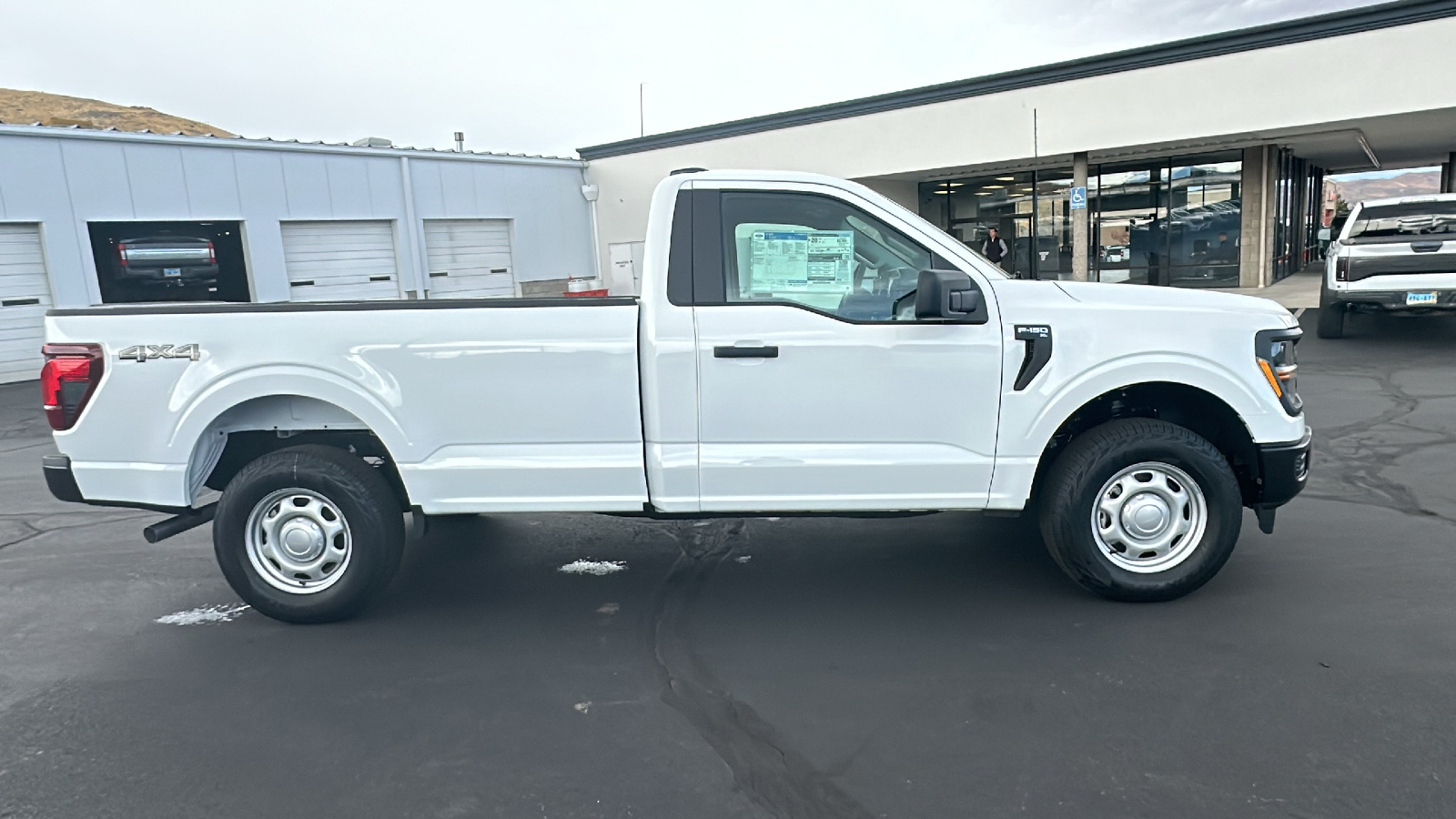 2024 Ford F-150 SERIES XL 2