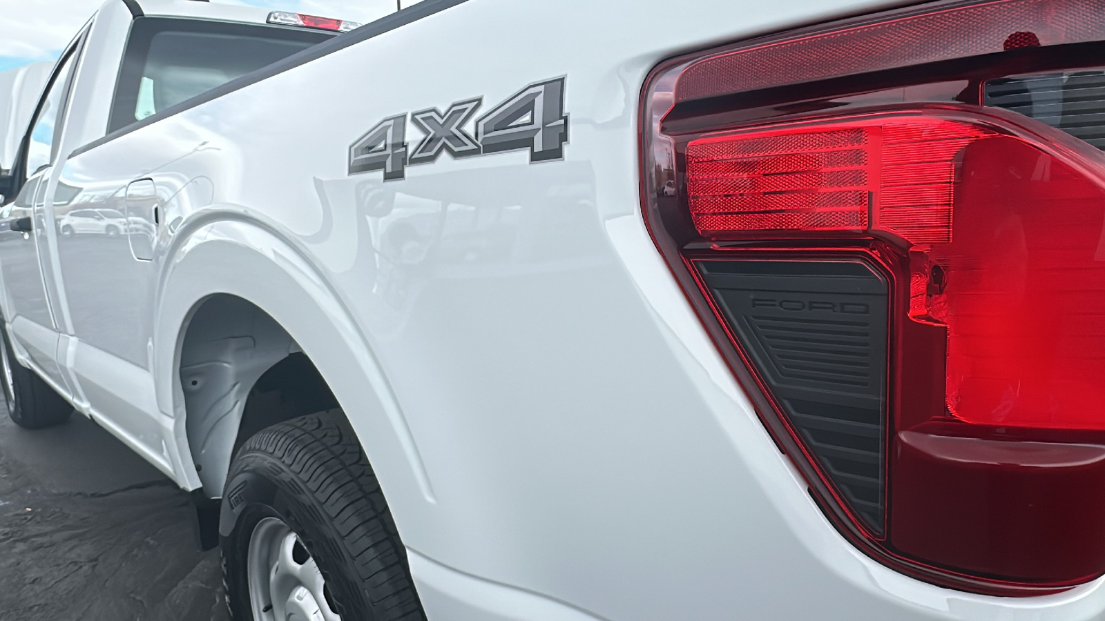 2024 Ford F-150 SERIES XL 20