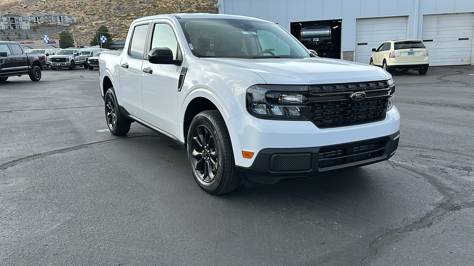 2024 Ford MAVERICK XLT 1