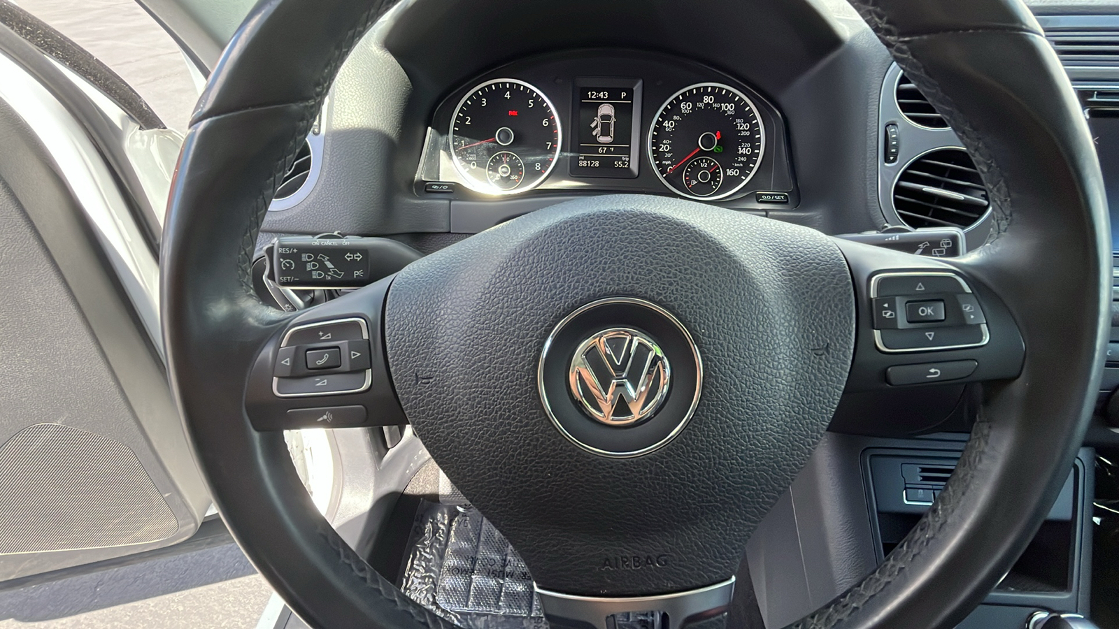 2017 Volkswagen Tiguan S 13