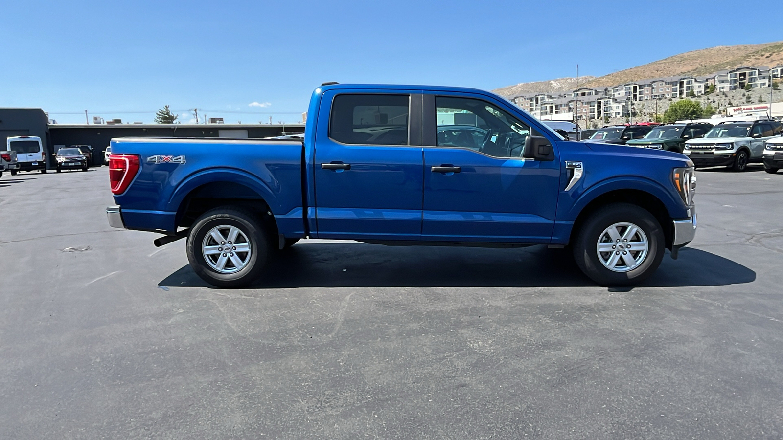 2023 Ford F-150 XLT 2