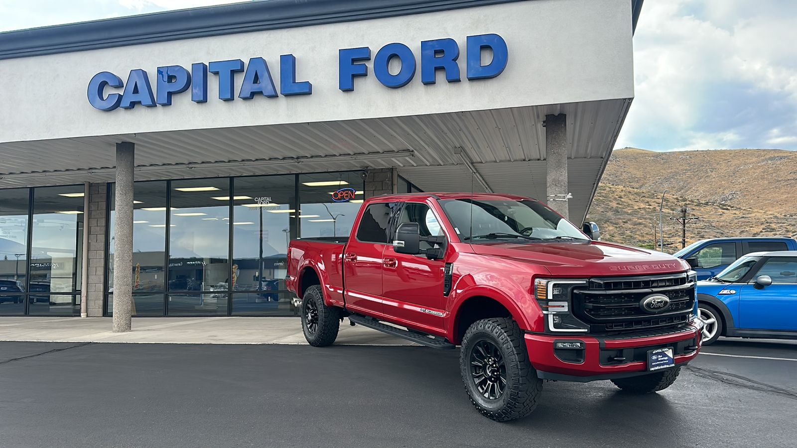 2022 Ford Super Duty F-350 SRW LARIAT 1