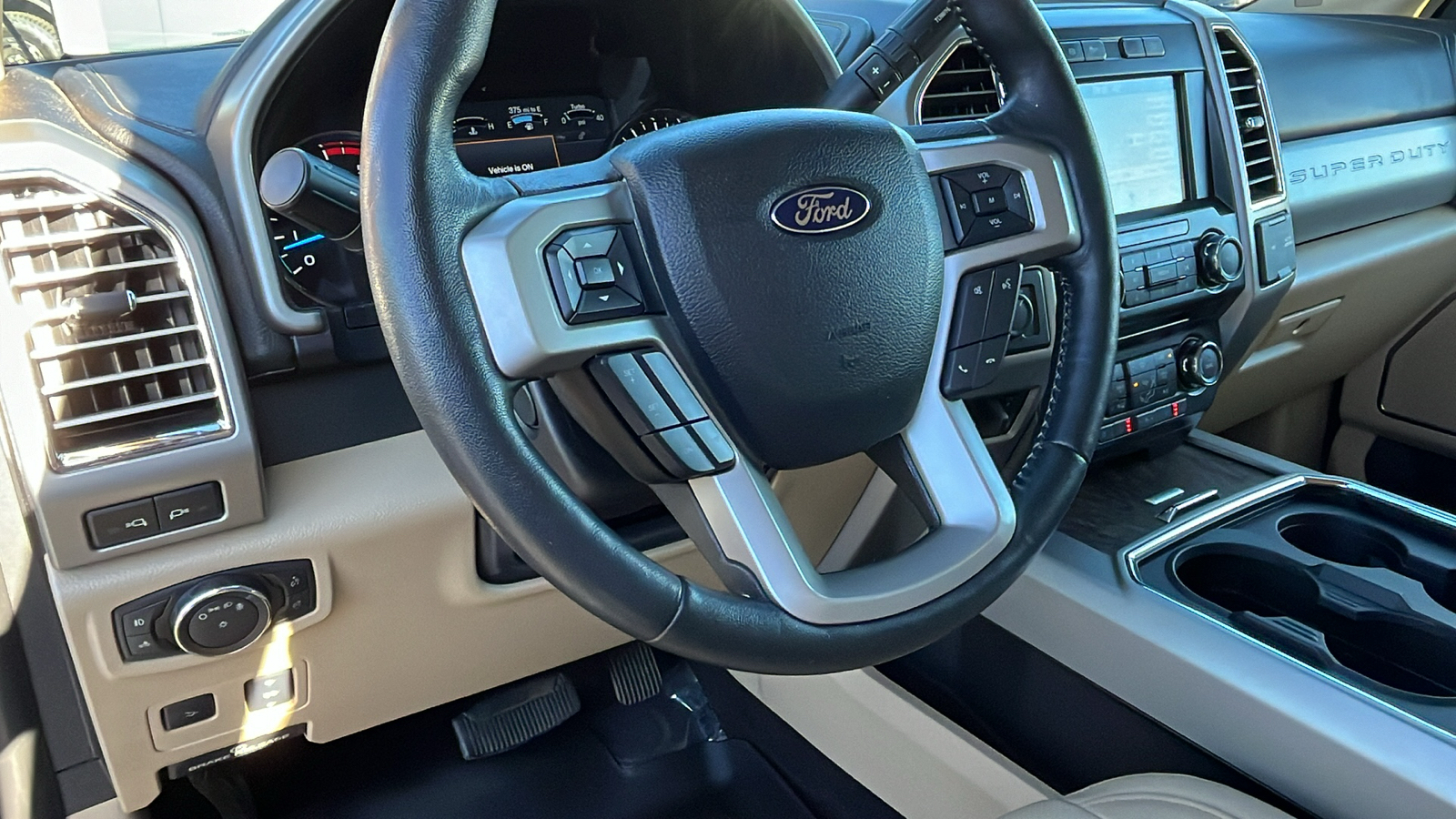 2017 Ford Super Duty F-250 SRW Lariat 16