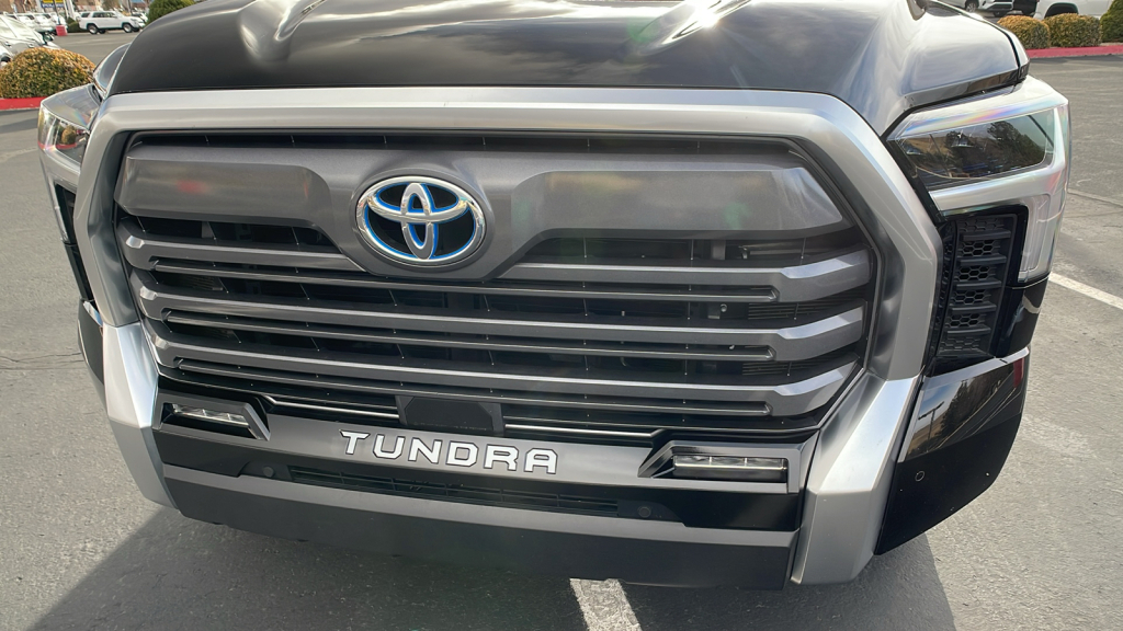 2022 Toyota Tundra 4WD Limited Hybrid 21