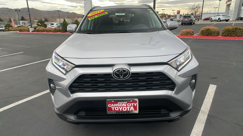 2019 Toyota RAV4 XLE 8
